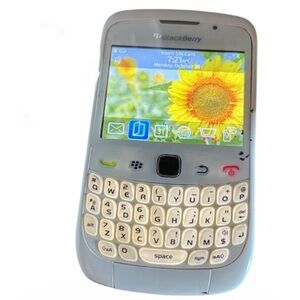 BlackBerry Curve 9320 White Smartphone with QWERTY Keyboard